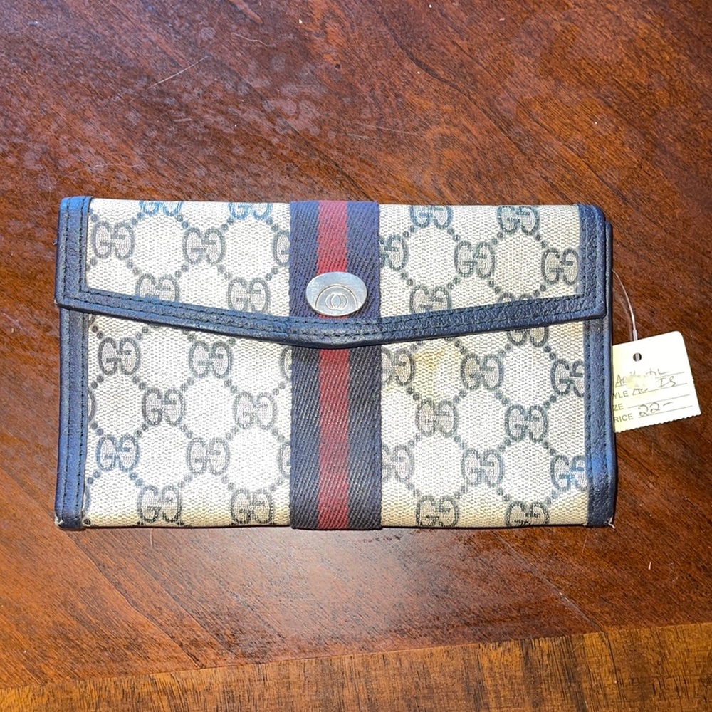 Authentic Vintage Gucci Card Slot Wallet